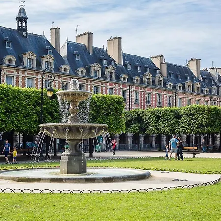 Apartment Quai Des Celestins Ii By Onefinestay Paris